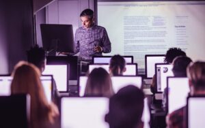 Criativa EaD - 5 desafios na implementação de metodologias EaD em sala de aula