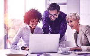 Criativa EaD - E-learning corporativo: como transformar a capacitação em vantagem competitiva?